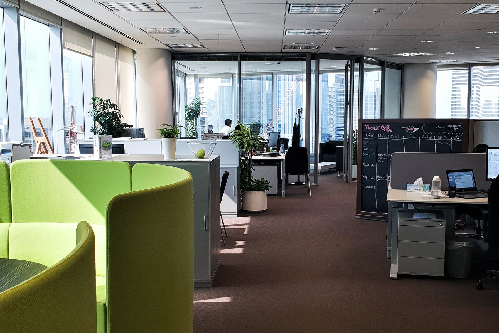 Dubai office meeting space