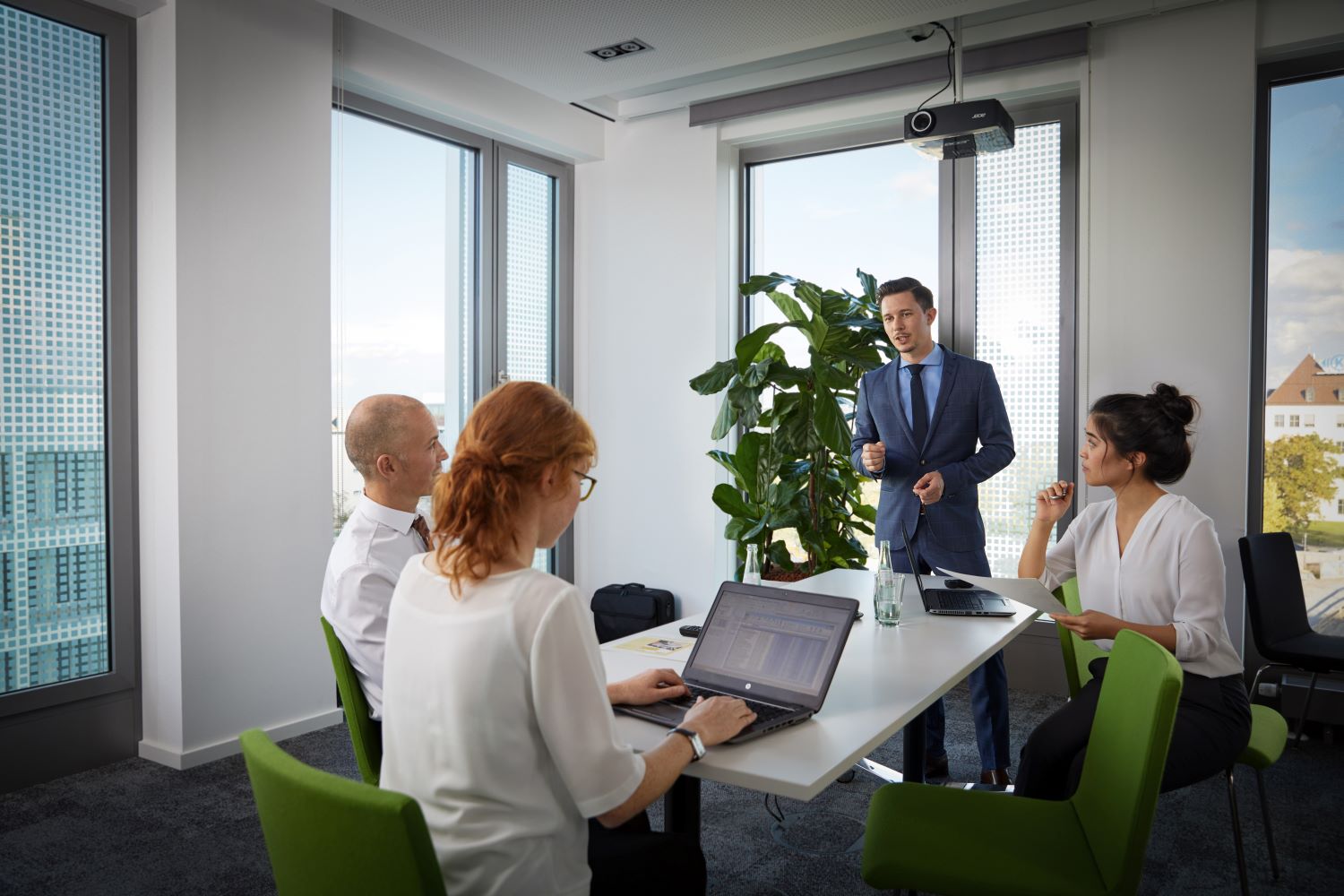 A group meeting situation in risk management at BMW.