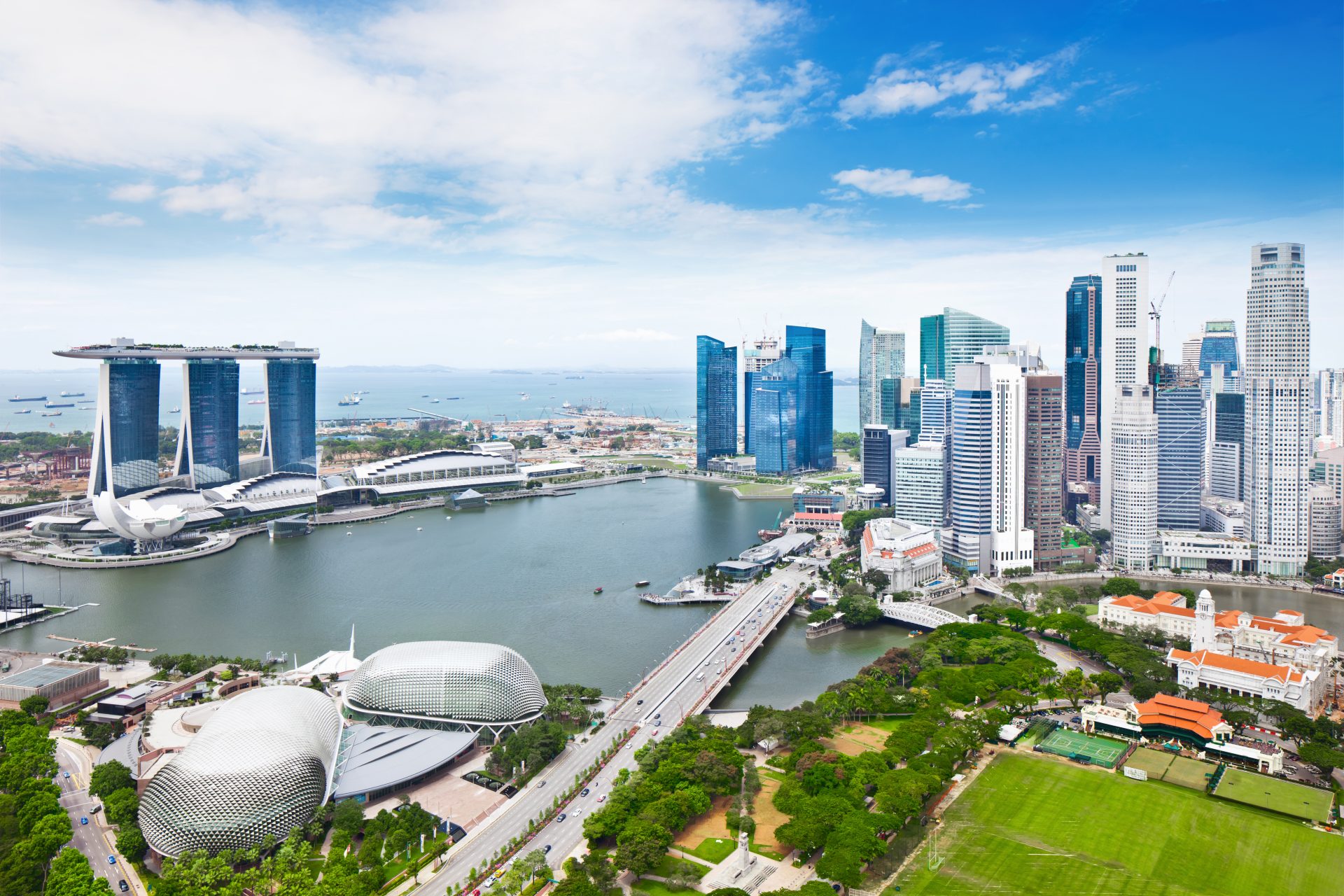 The pictures shows the harbour area of Singapore.