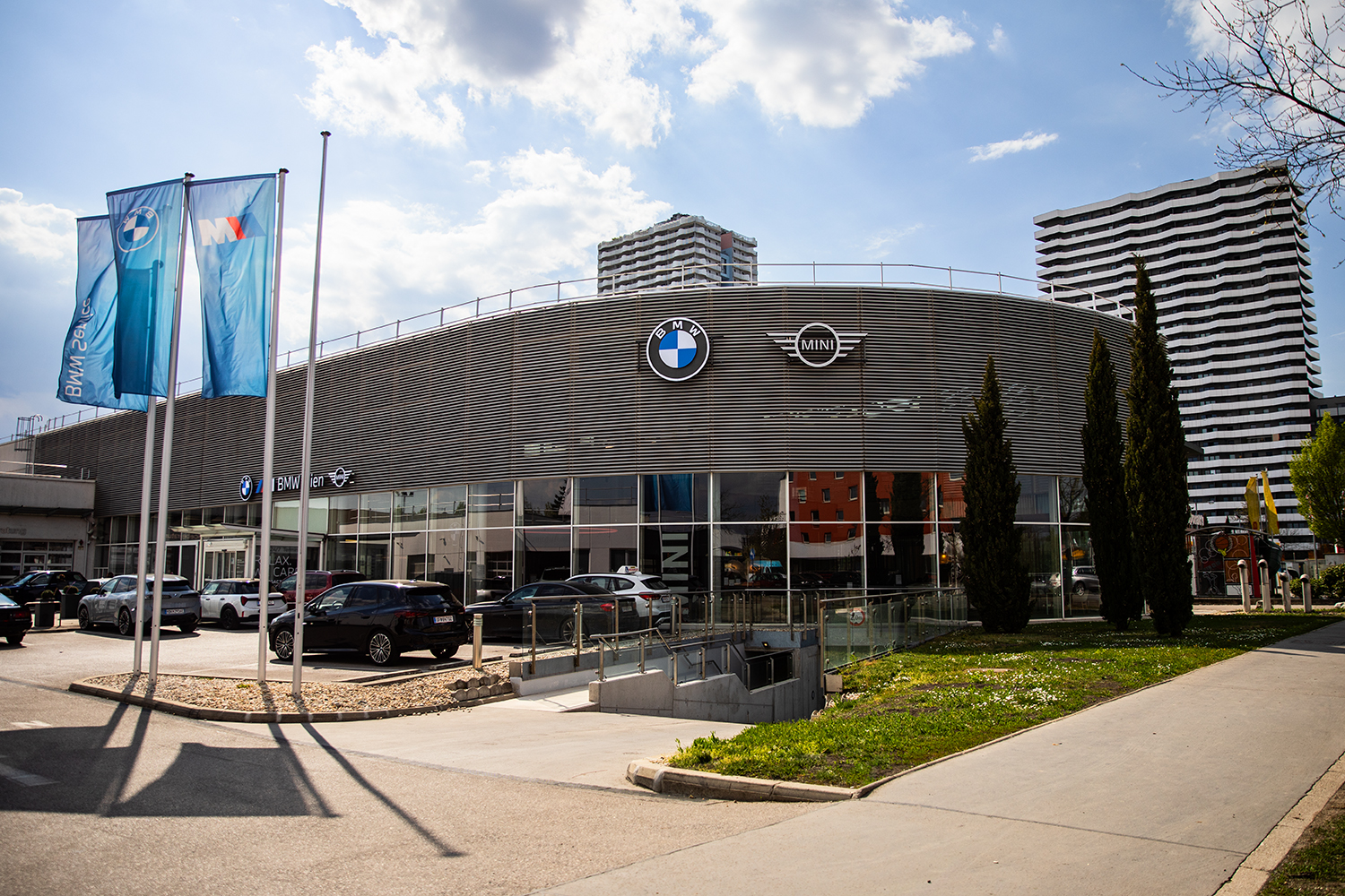 Außenaufnahme der BMW Niederlassung Wien, Donaustadt
