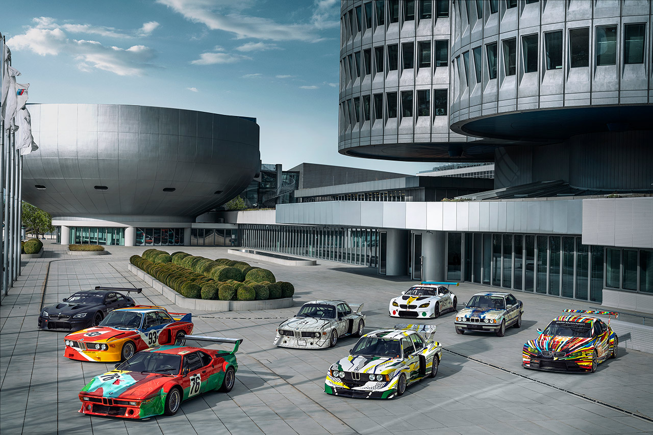 BMW Art Car Collection vor der BMW Zentrale, München.