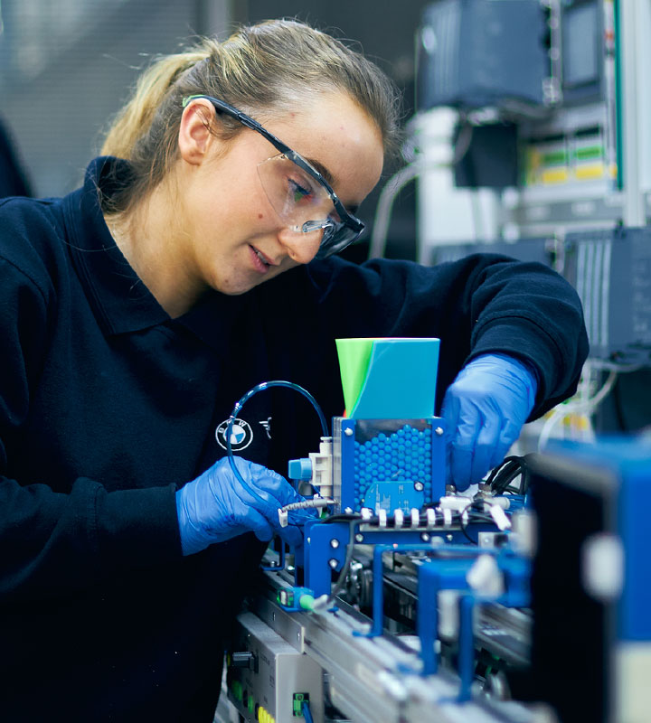 Apprenticeships Bmw Group Careers