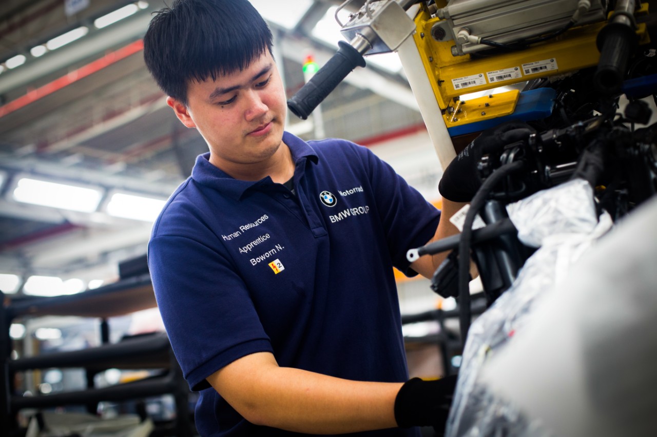 Explore opportunities by career level | BMW Group Careers