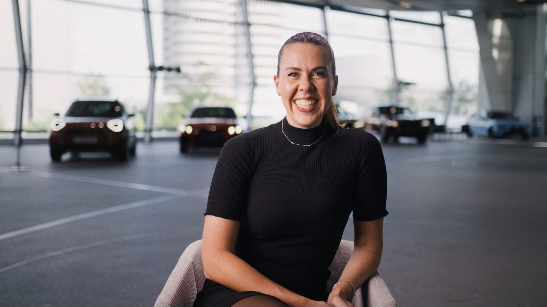 KI-Expertin Serena im Interview zu Werten, Kultur und Arbeitsatmosphäre bei der BMW Group