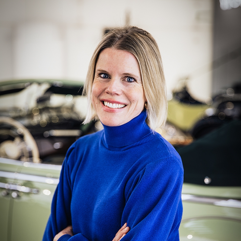 Portrait von BMW Anwältin Anne im BMW Museum München