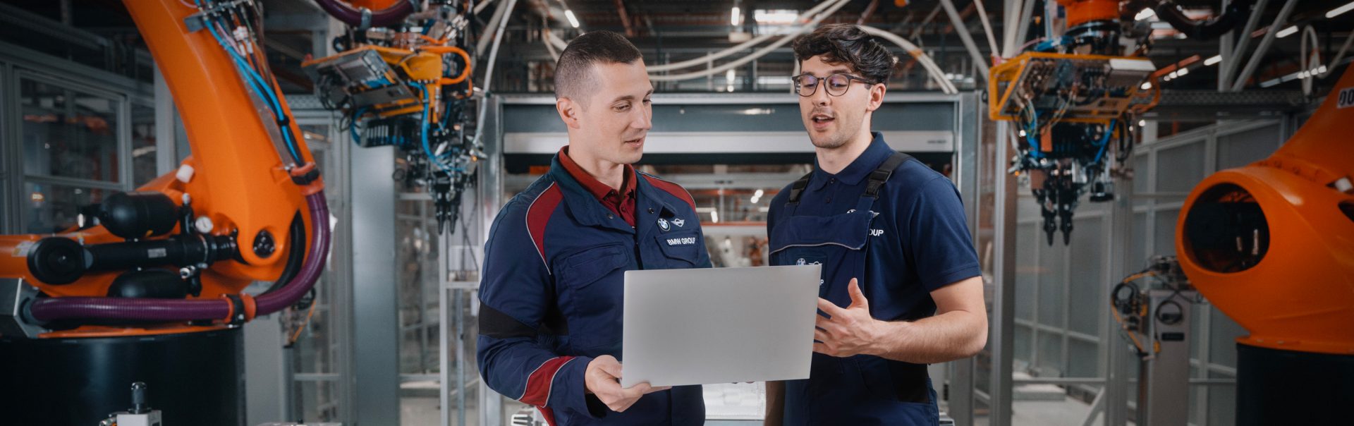 Einblicke in die Tätigkeiten eines Auszubildenden bei der BMW Group.