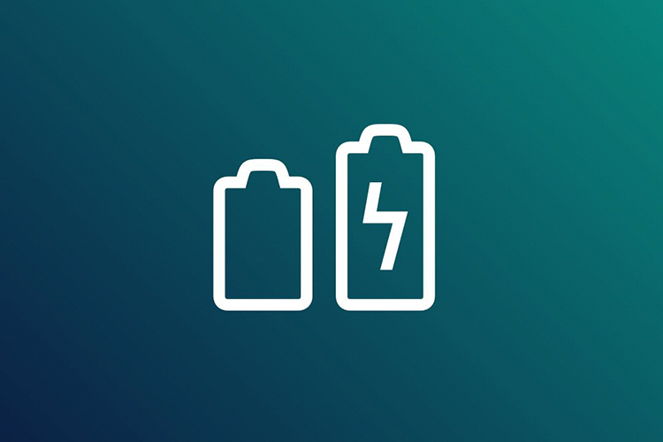 Ein Batterie Icon auf Türkis/ dunkelblauem Hintergrund.