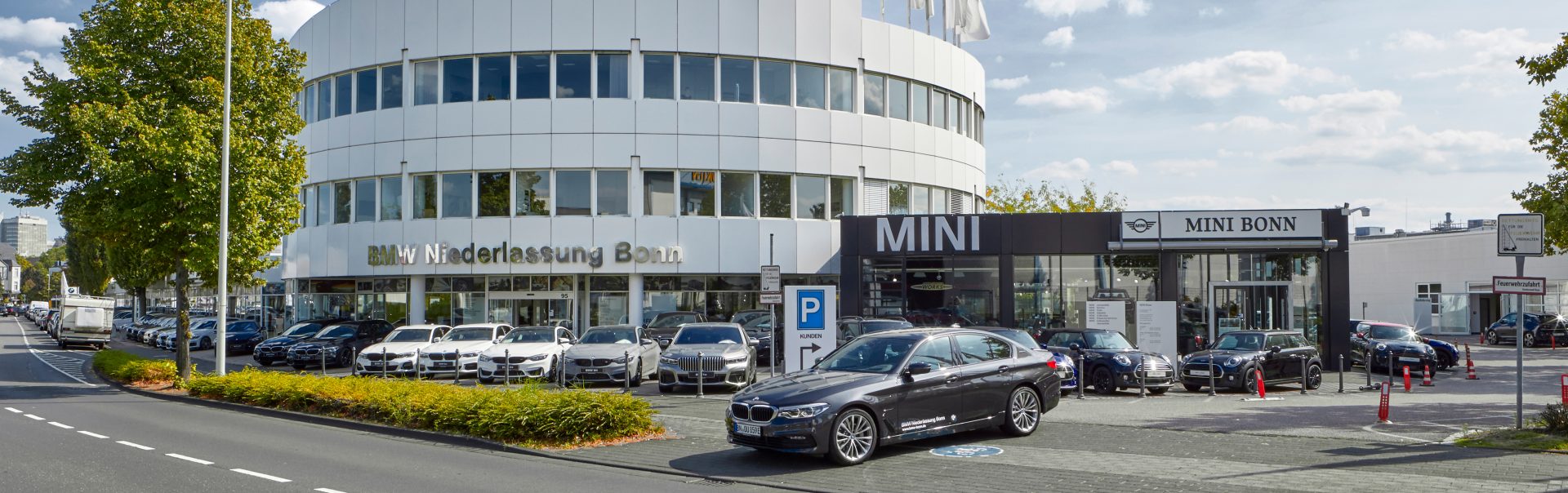 Aussenansicht der BMW und MINI Niederlassungen in Bonn.