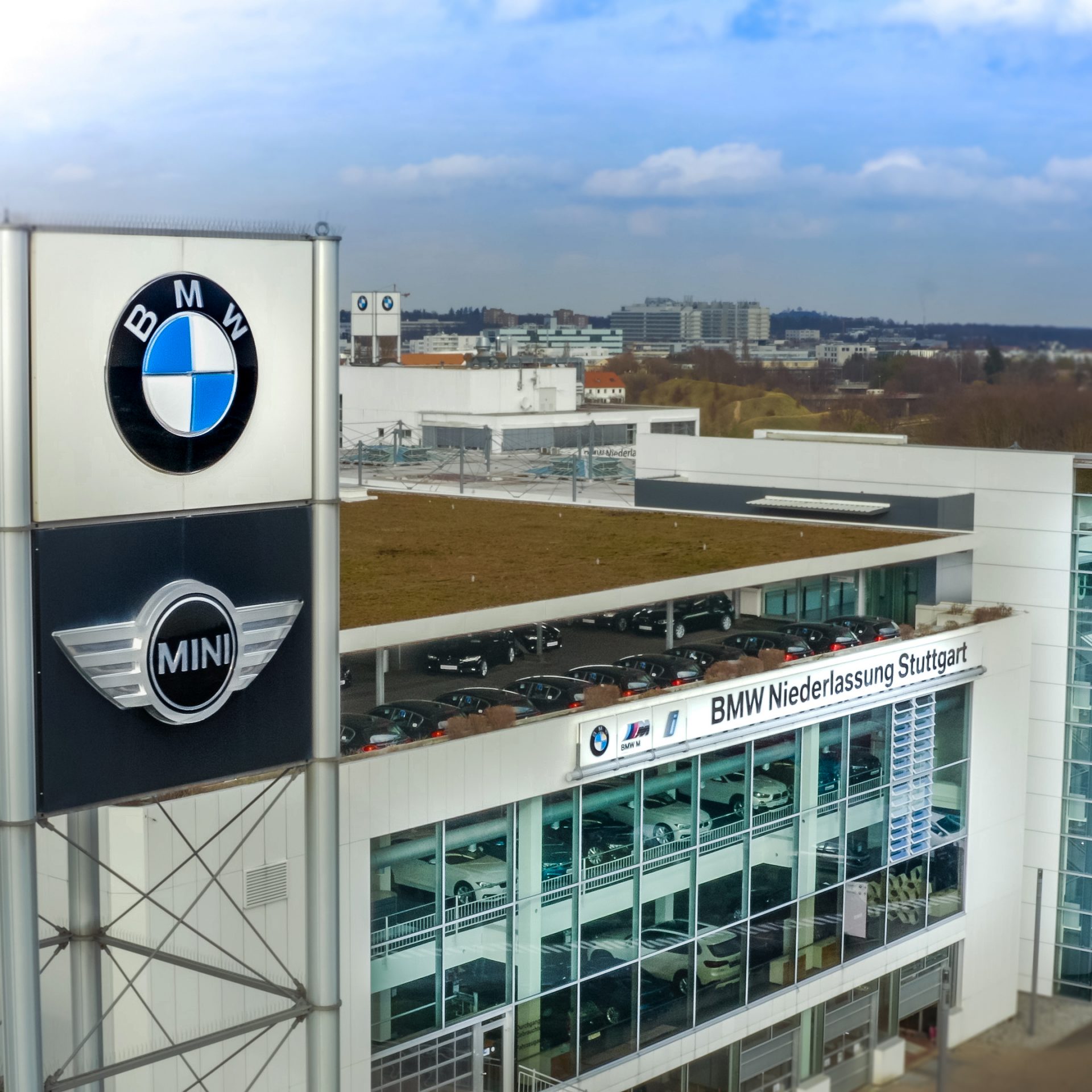 Das Bild zeigt die BMW Niederlassung Stuttgart.