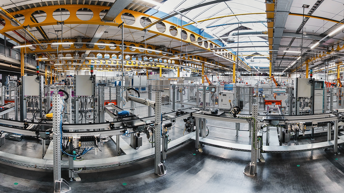 Innenansicht der BMW Group Ausbildungswerkstatt Dingolfing
