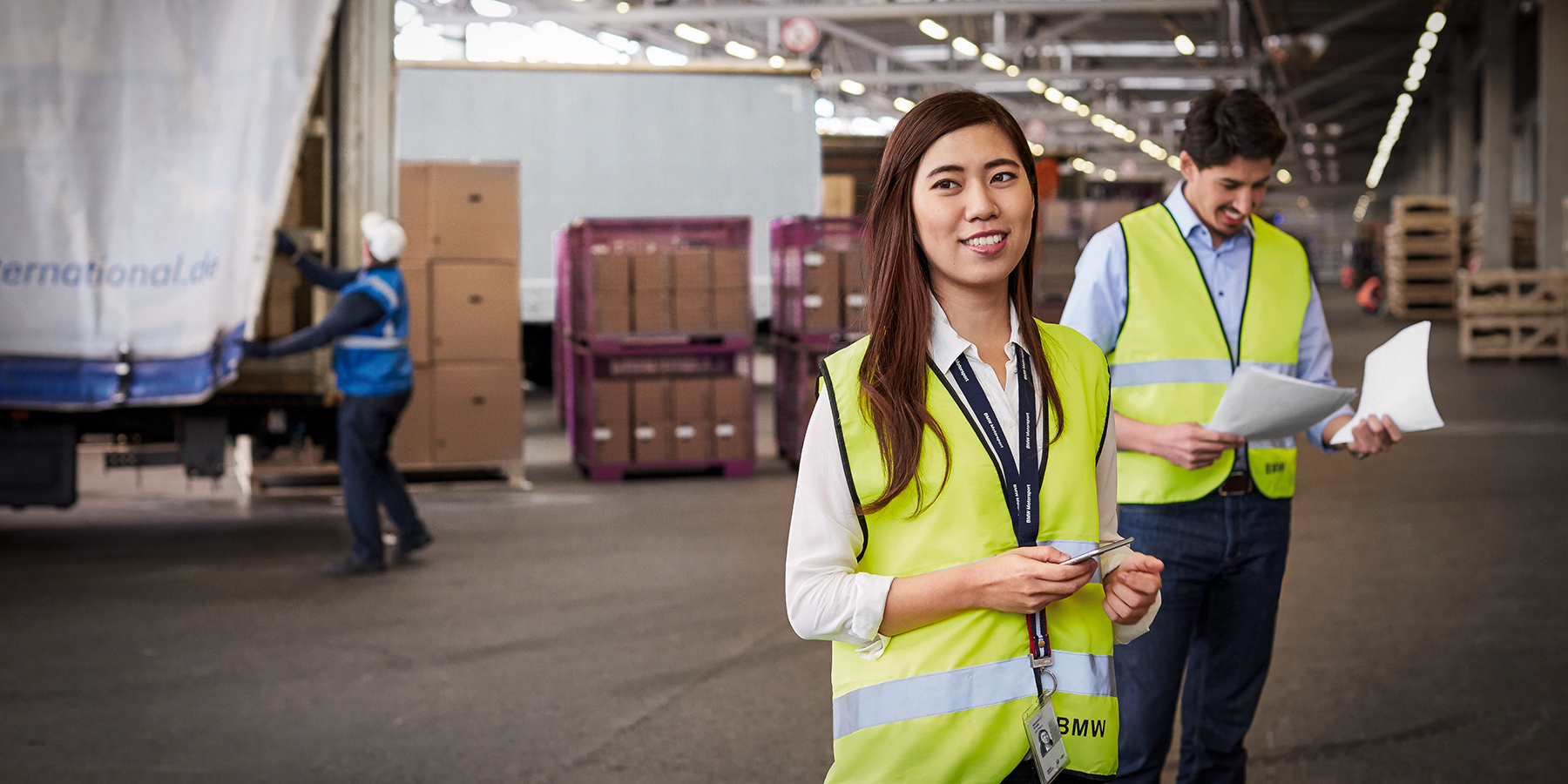 Informationen über die Ausbildung zur Fachkraft für Lagerlogistik bei der BMW Group.