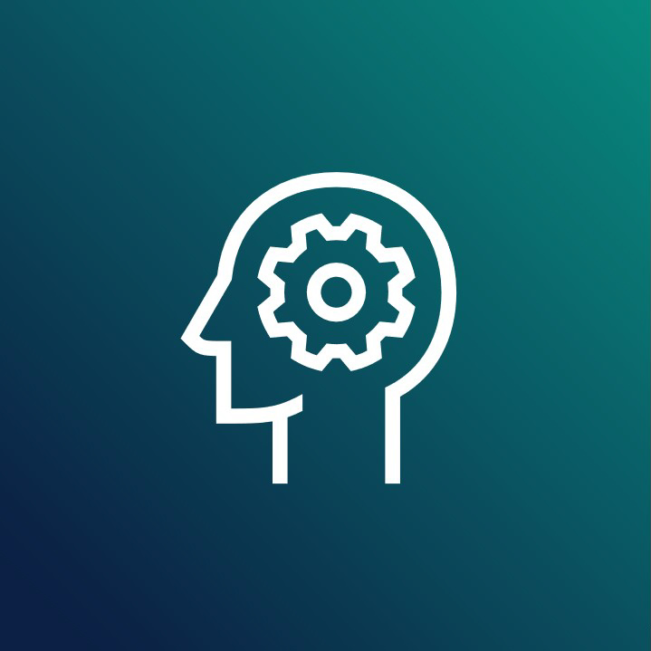 Kopf mit Zahnrad Icon auf blauem Hintergrund.
