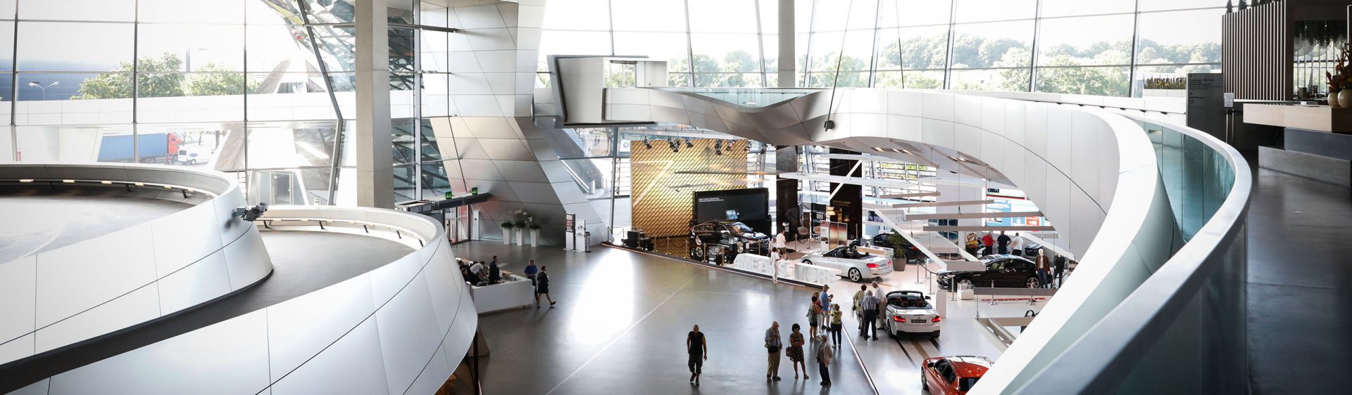 Innenaufnahme der BMW Welt in München.