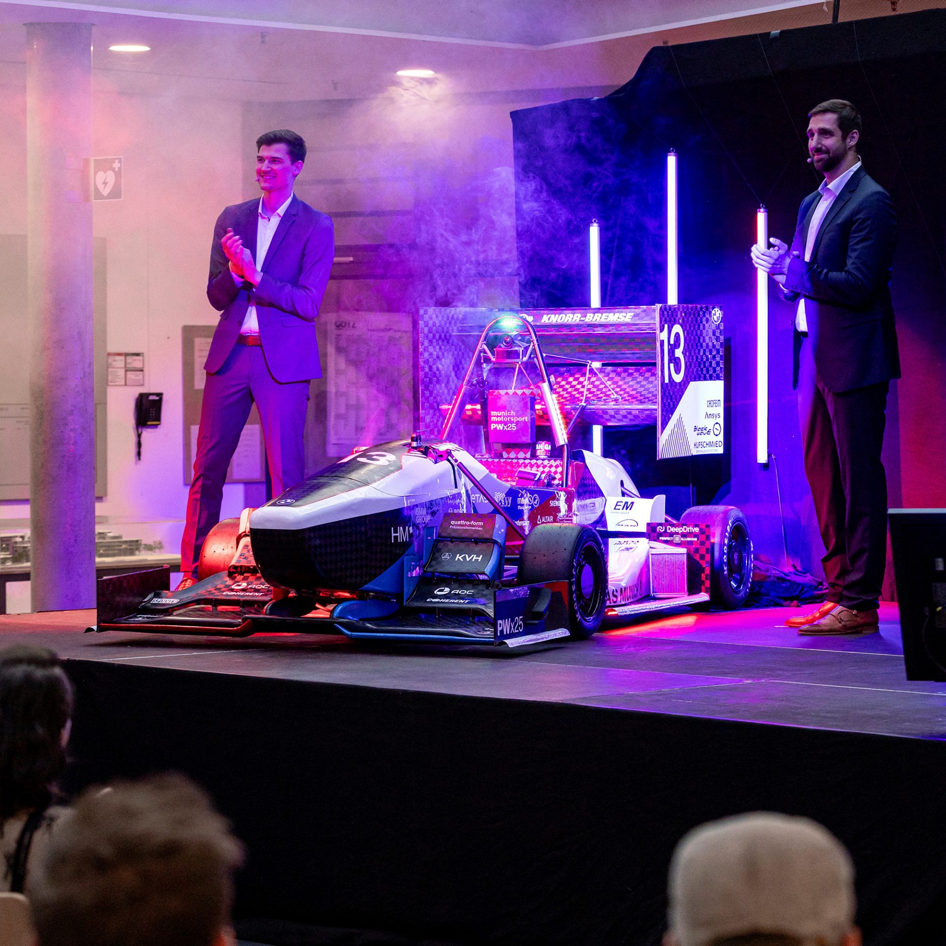 Präsentation und Enthüllung eines Fahrzeugs von municHMotorsport.