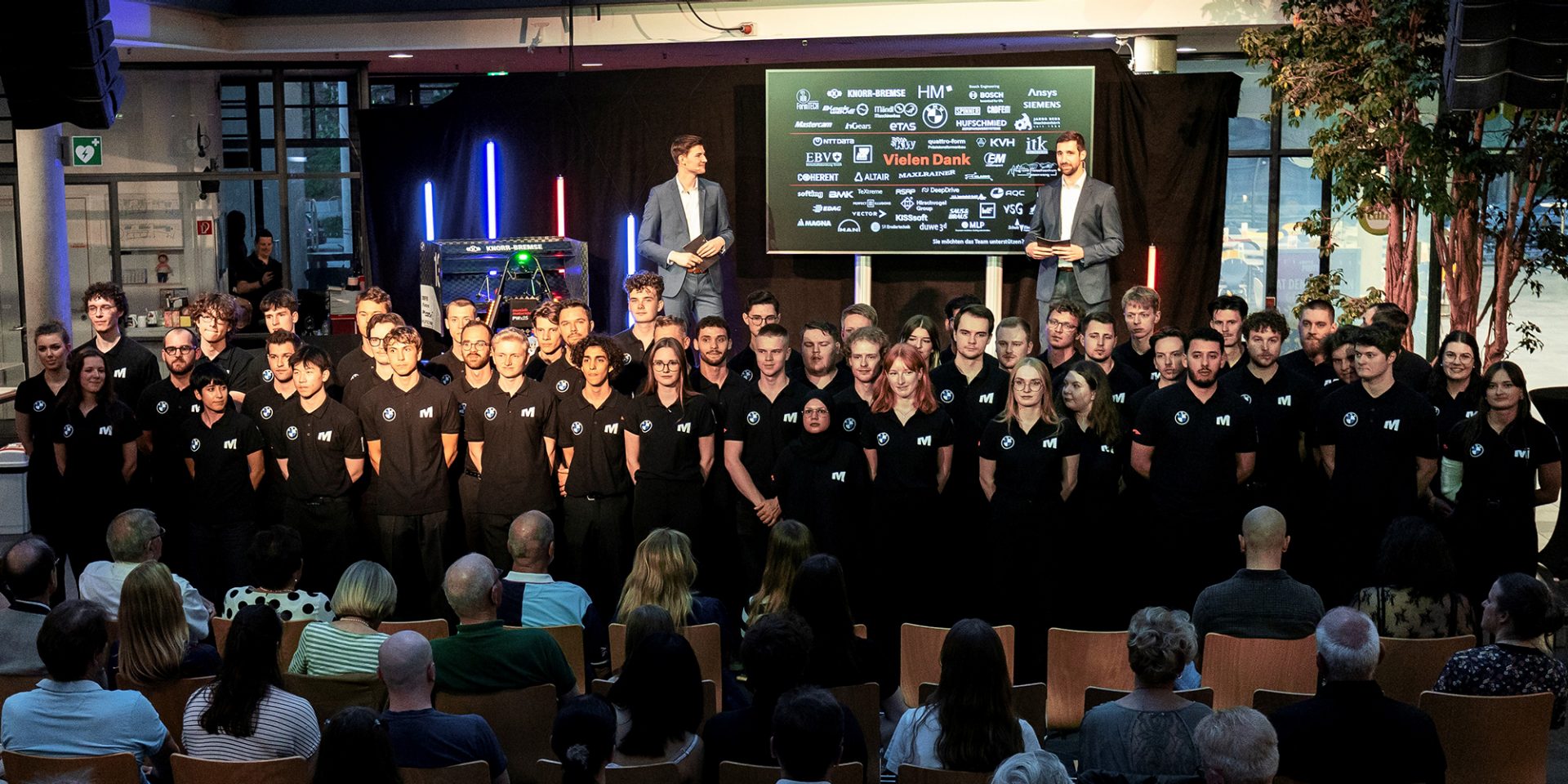 Gruppenfoto von municHMotorsport.