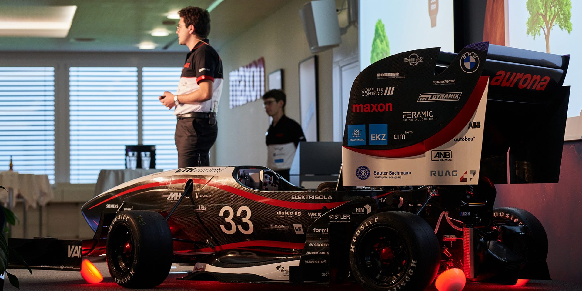 Präsentation des Fahrzeugs von AMZ Racing.