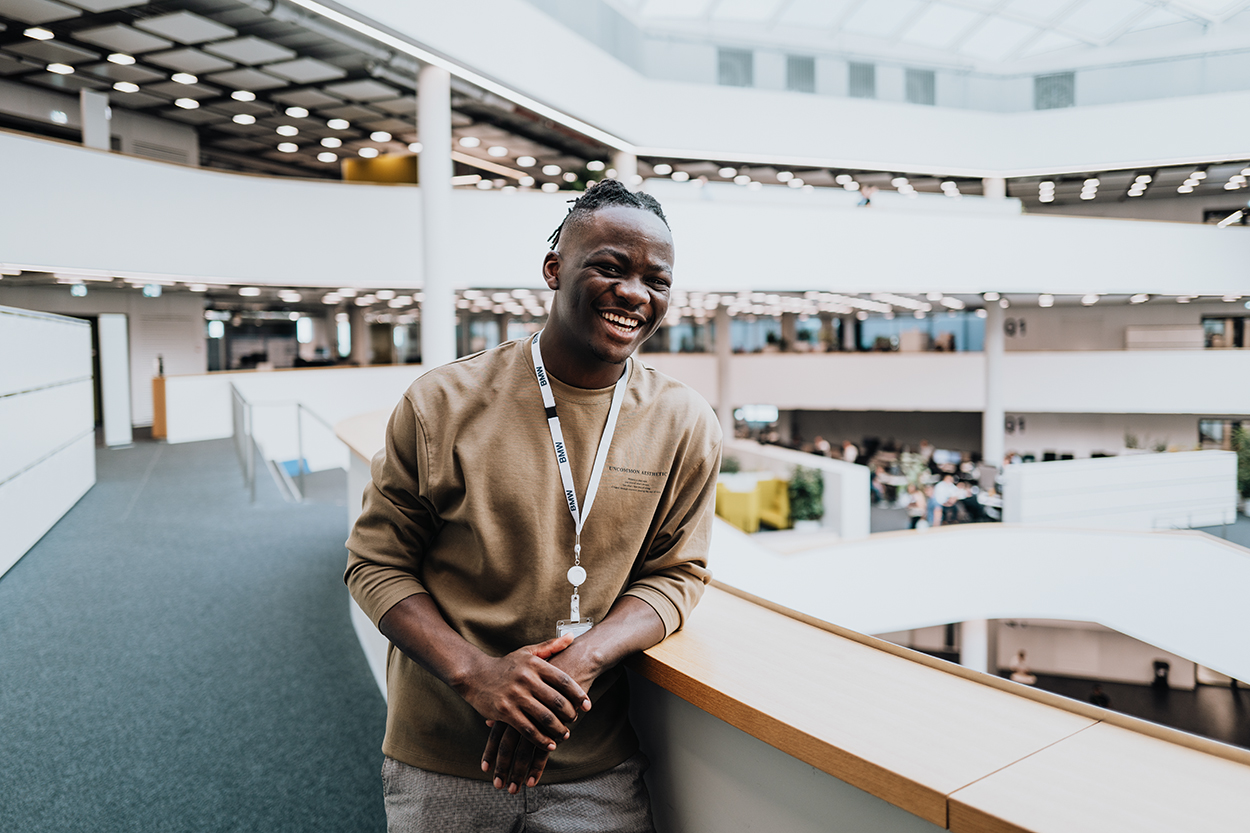 Werkstudent Alvin im BMW Forschungs- und Innovationszentrum