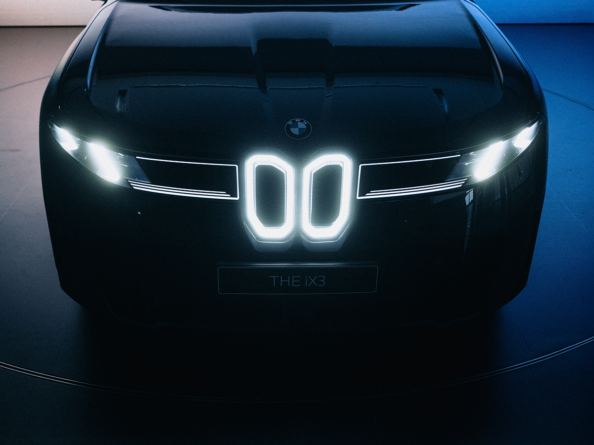 BMW iX3 grill, behind-the-scenes material