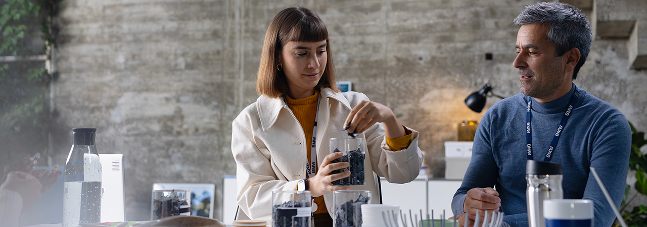 Two employees for sustainability and environment at the BMW Group are researching on sustainable materials.