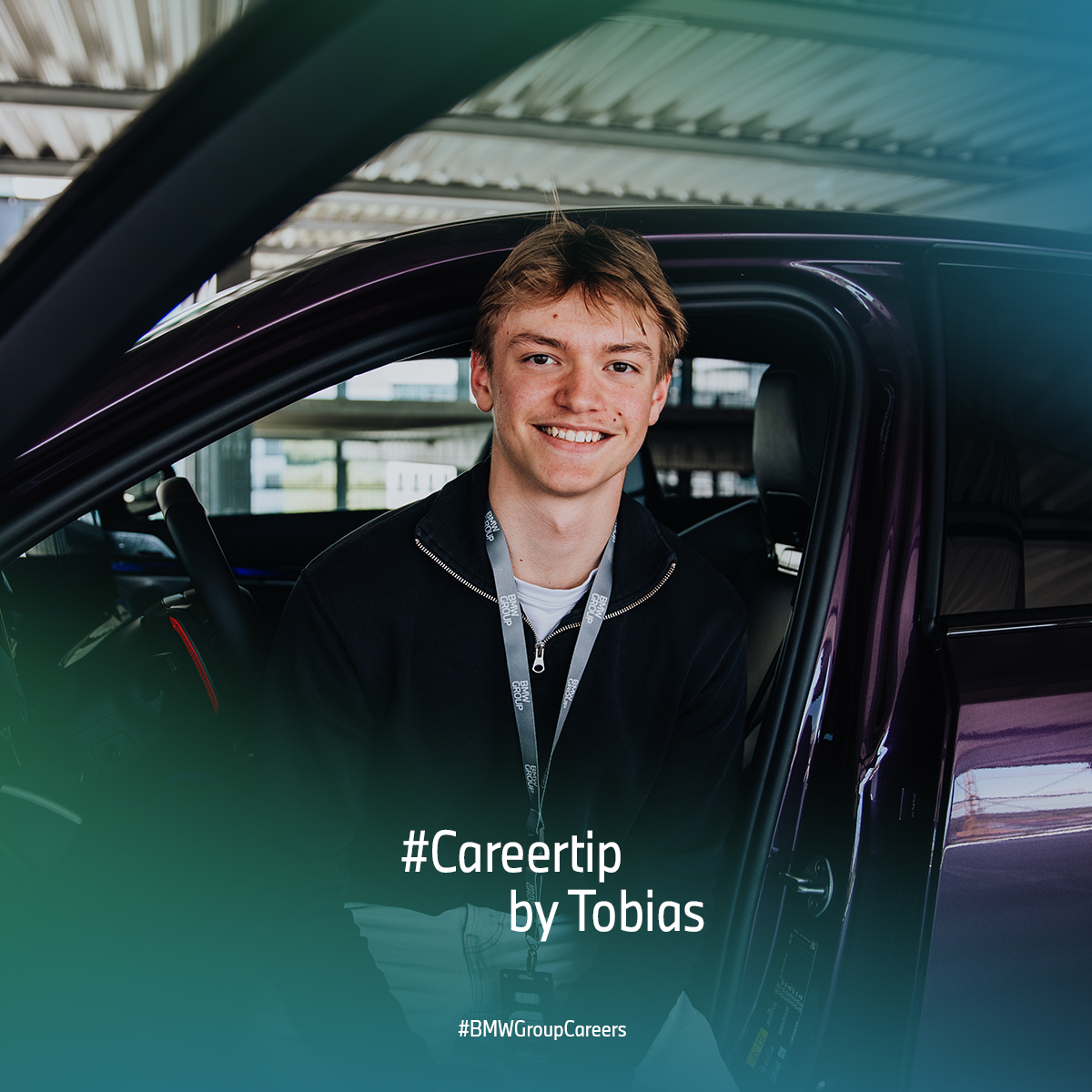Tobias lächelnd in einem BMW M5 und Schriftzug "Careertip by Tobias" auf dem Bild