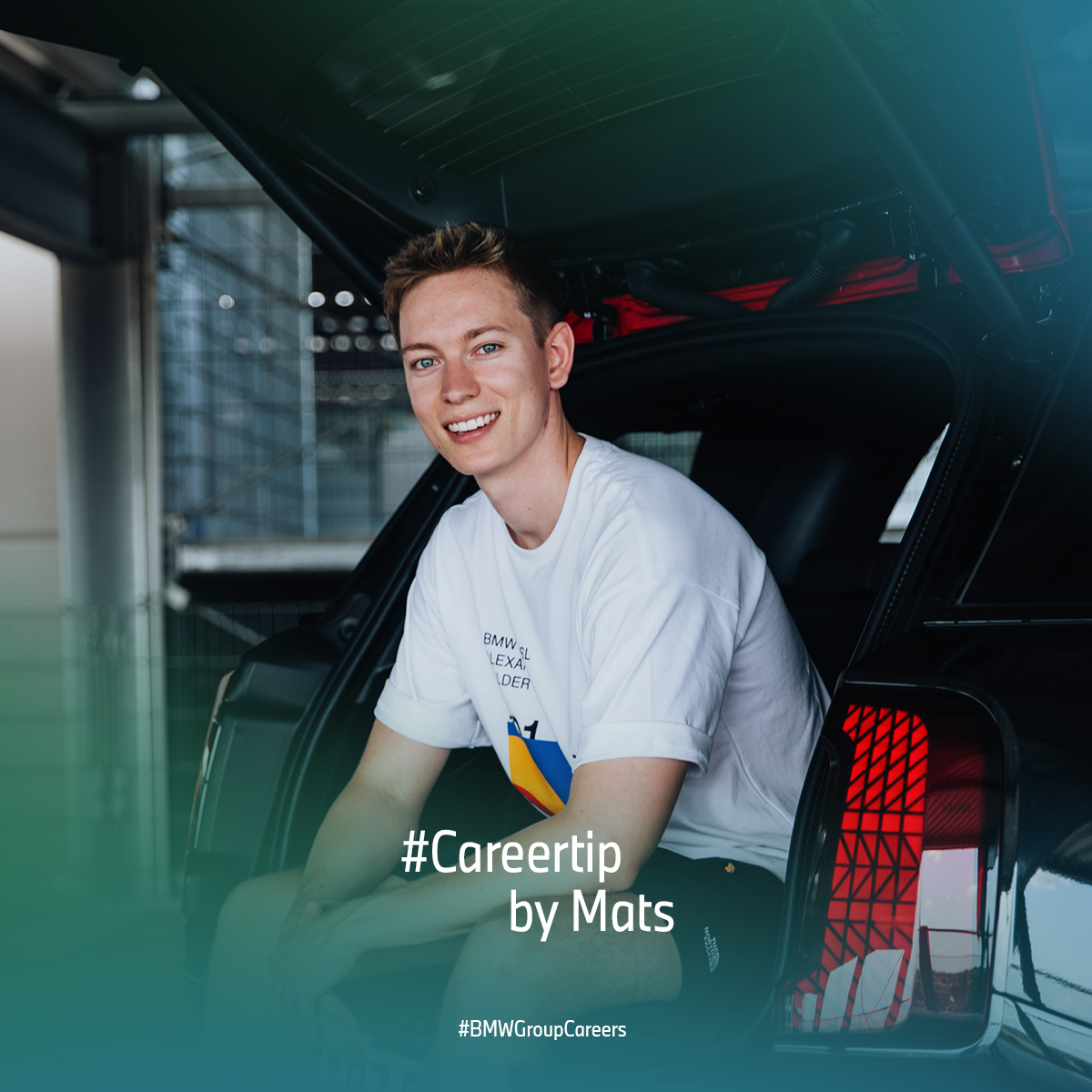 Mats sitting in the boot of a MINI with ‘Careertip by Mats’ on the picture