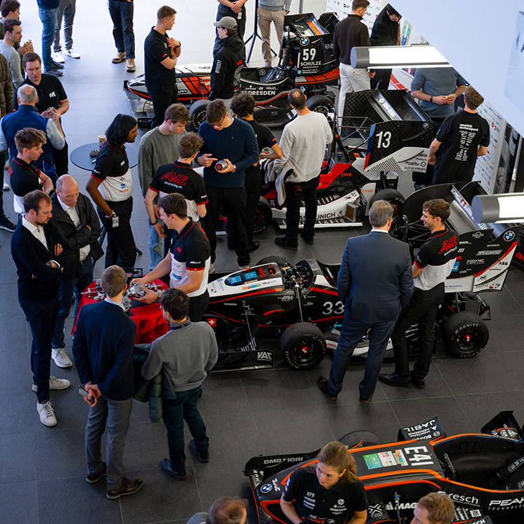 Impressionen von einem Event für die Formula Student im BMW Forschungszentrum