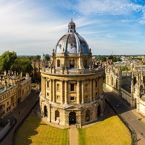 The image shows the Radcliffe Camera in Oxford.