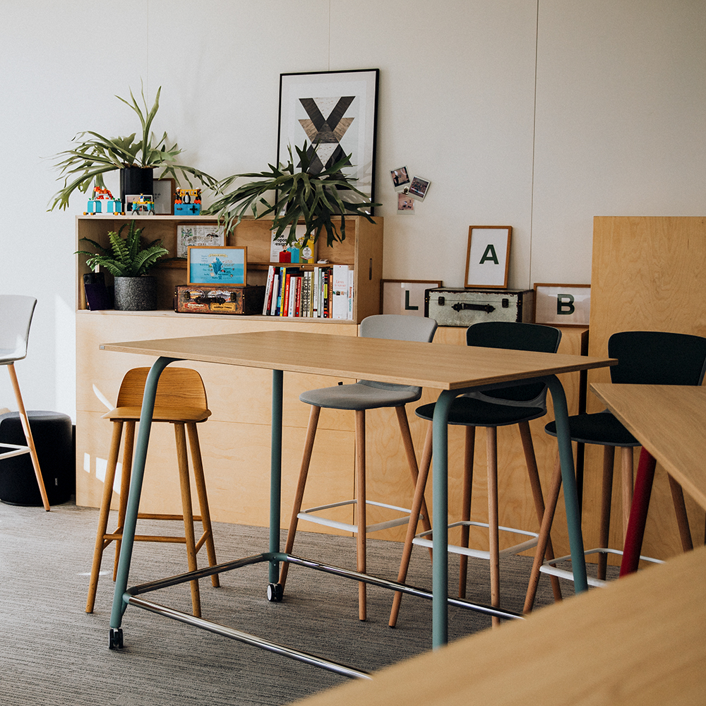 Interior picture of a meeting room at the BMW Group campus in France