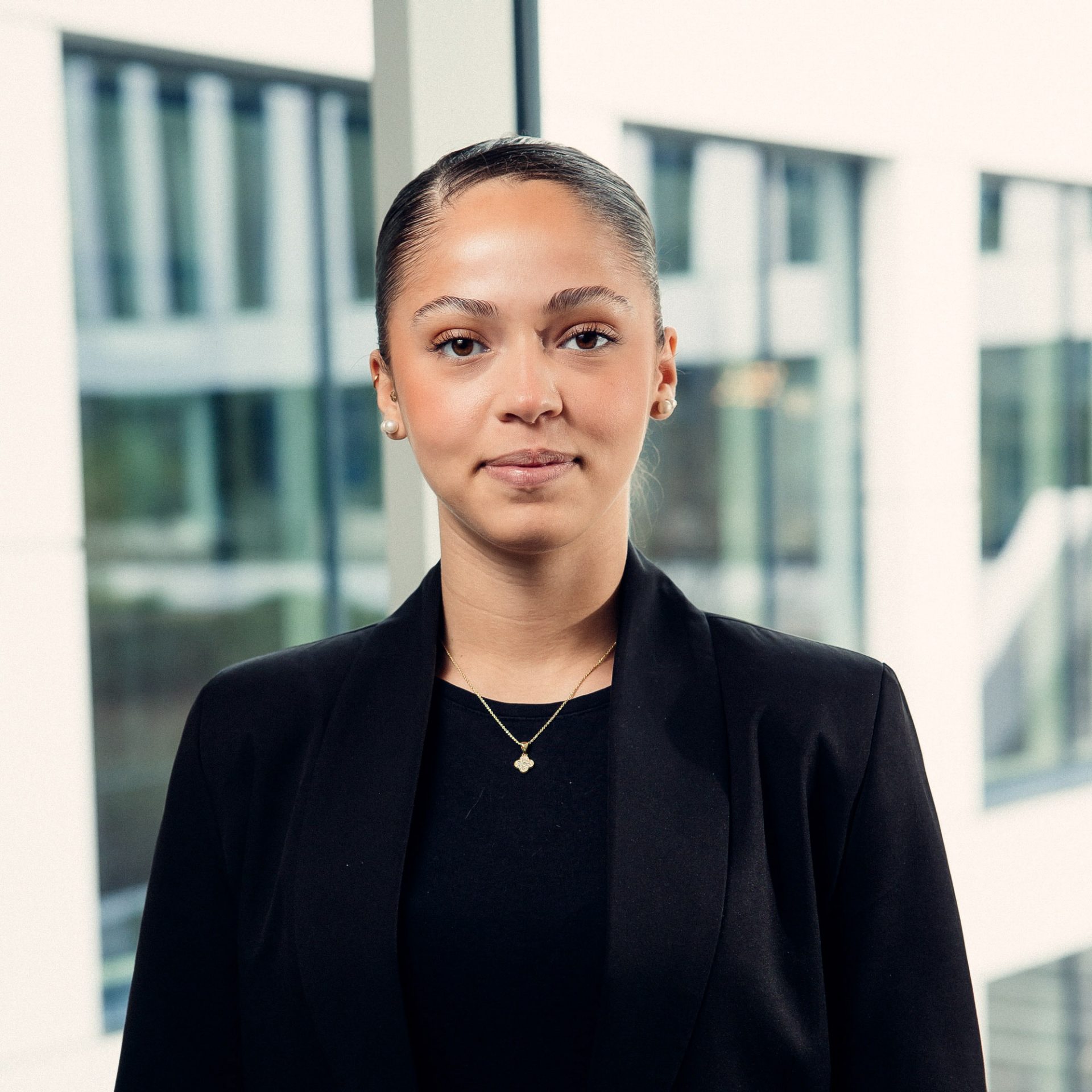 Portrait of a BMW Group France recruiter