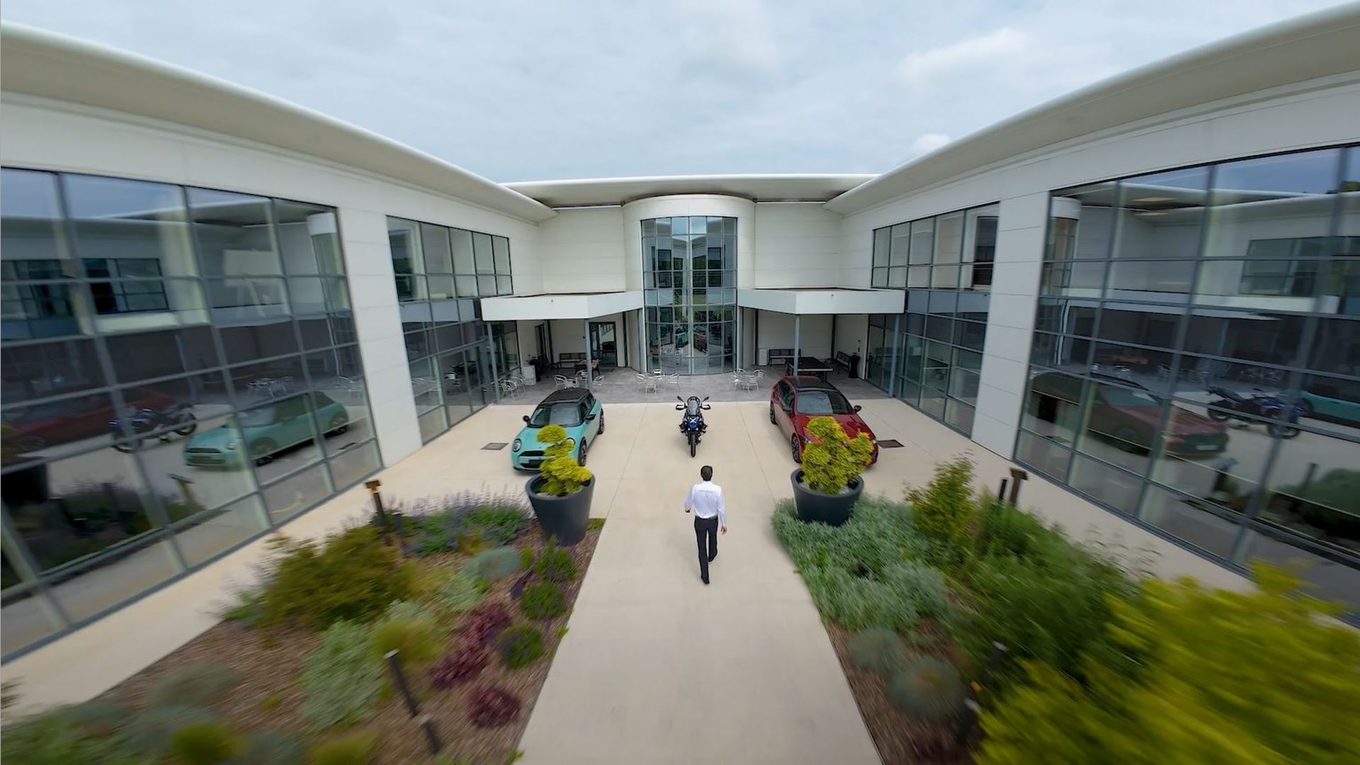 Visite vidéo du centre de formation du groupe BMW à Tigery