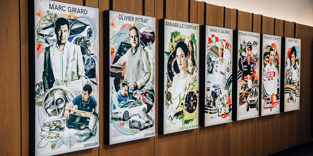 Galerie d'art dans le hall du bâtiment du groupe BMW