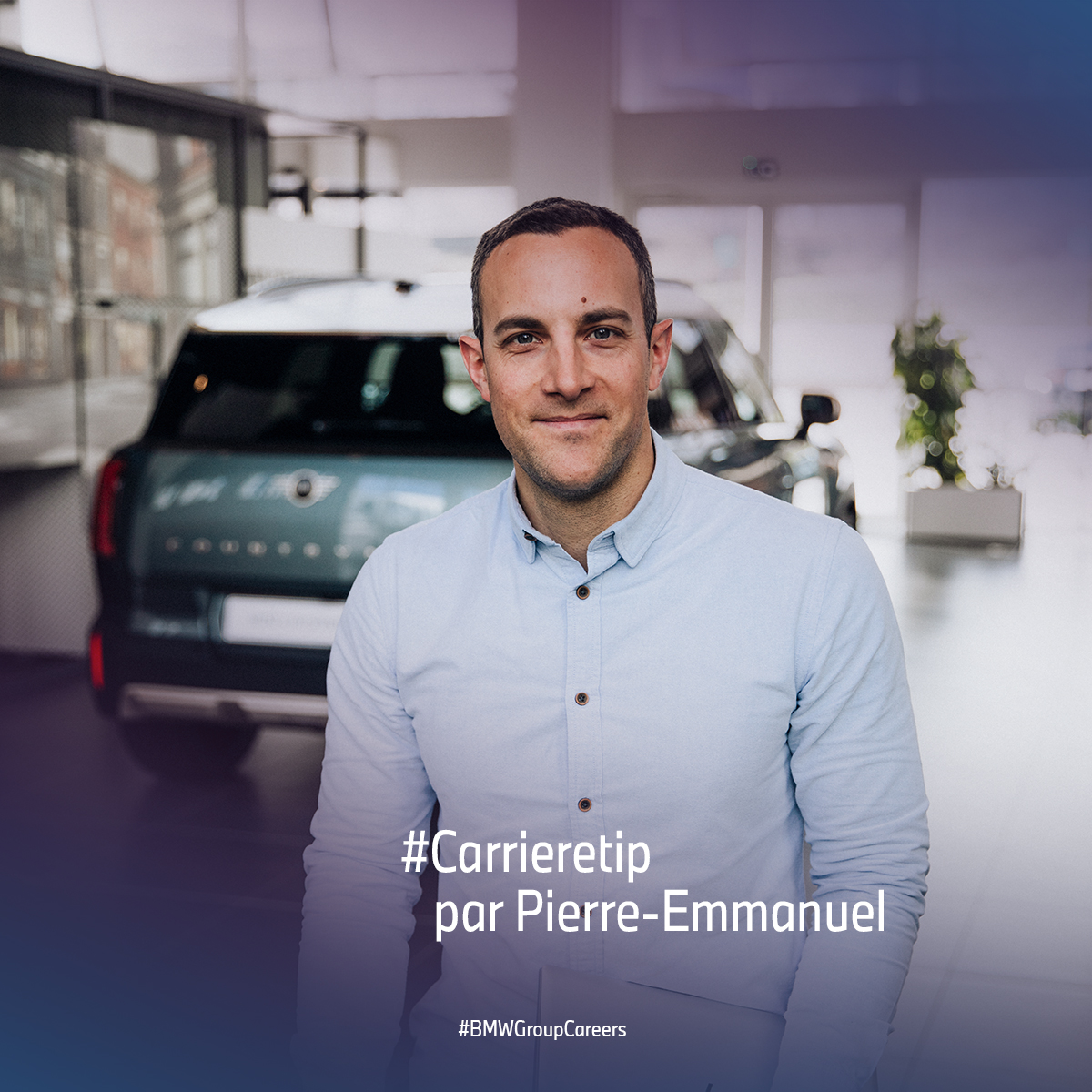 Pierre, employé du groupe BMW, devant une MINI Countryman, avec le texte « Careertip » affiché sur l'image