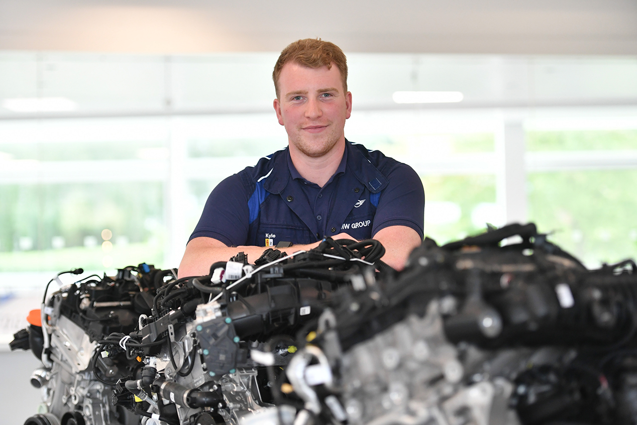 bmw-careers-uk-recent-graduate-kyle-t33.jpg