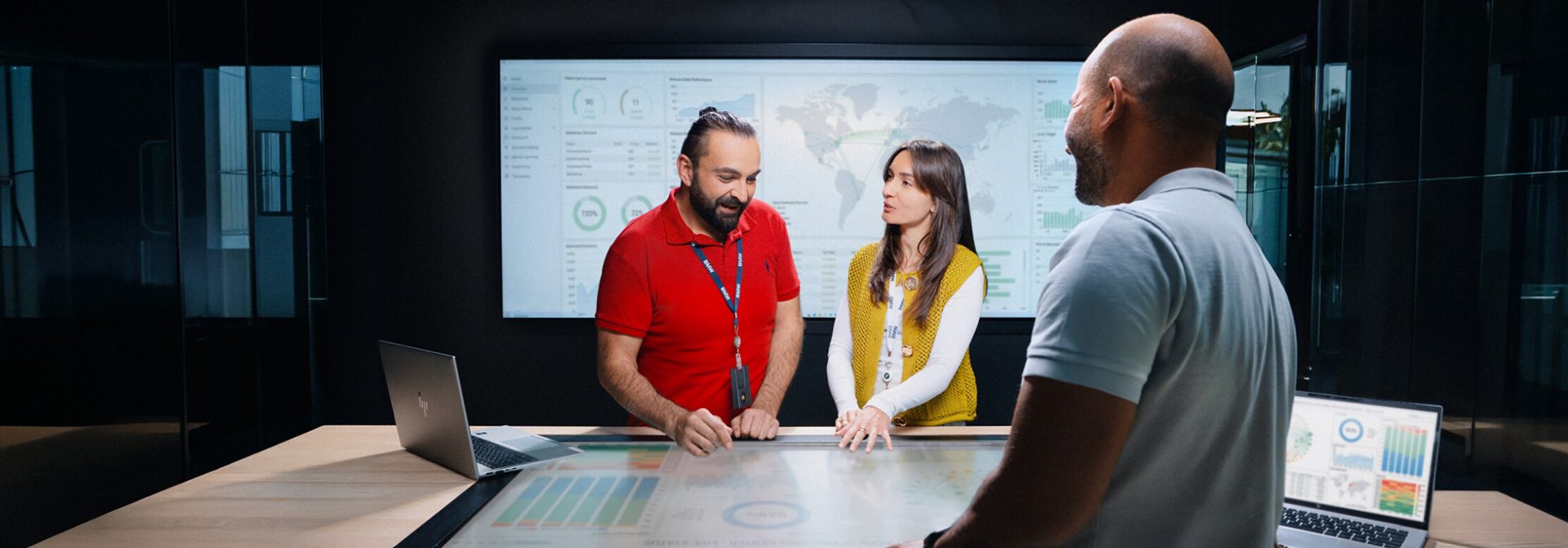 A group of IT colleagues having a workshop