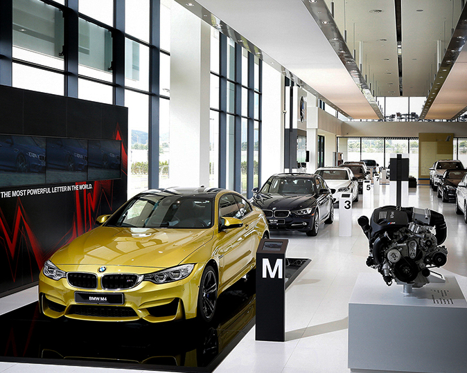 The picture shows a BMW location with the brand logo.