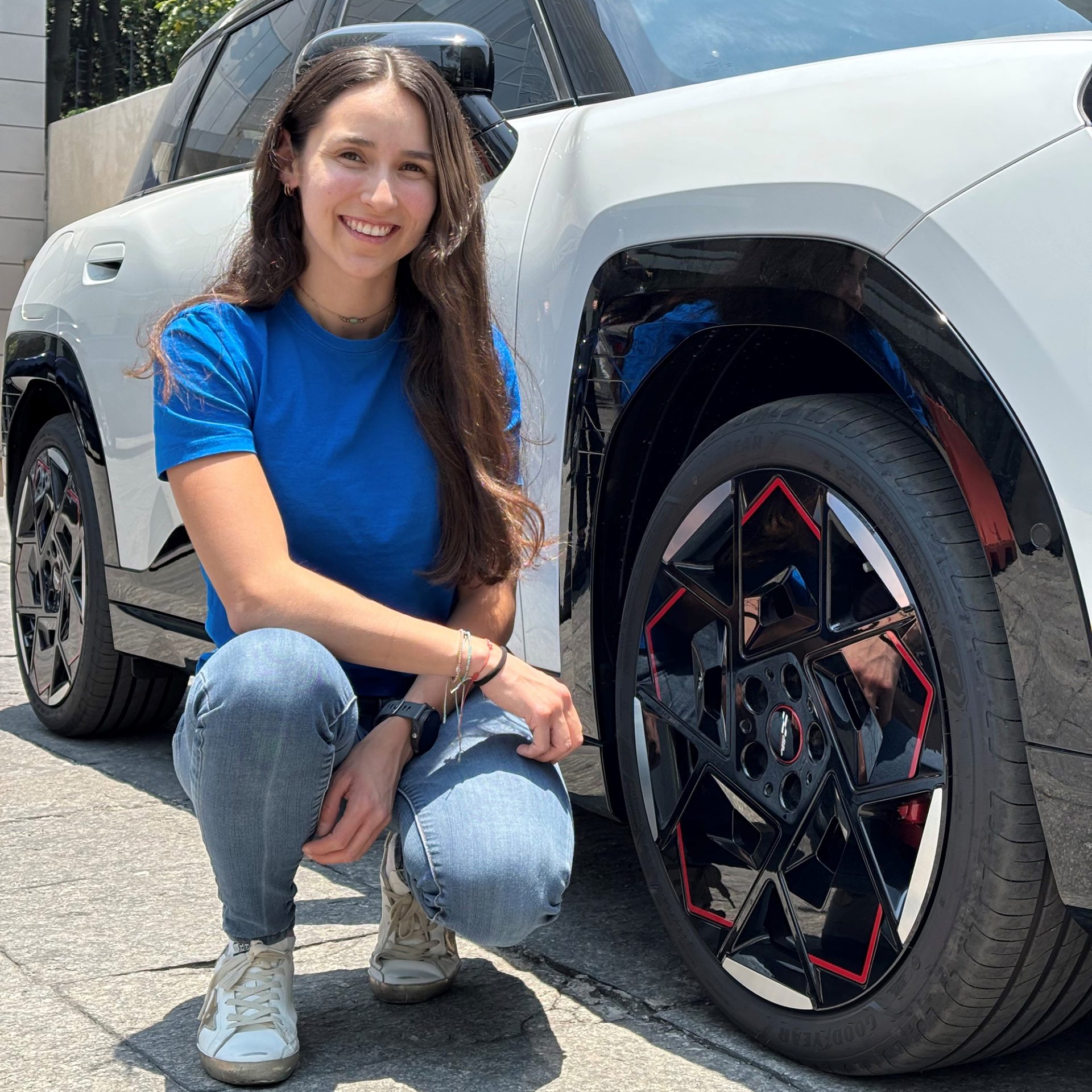 This picture shows BMW Group employee Frida.