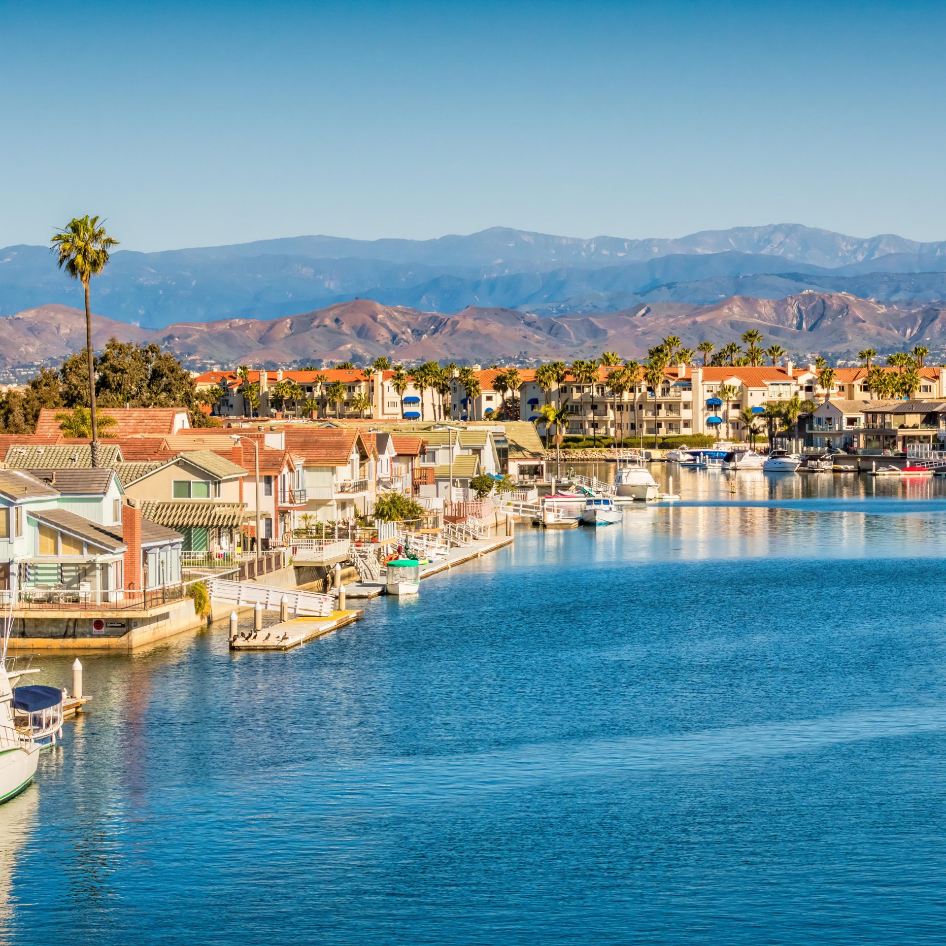 The picture shows a harbour in the city of Oxnard.