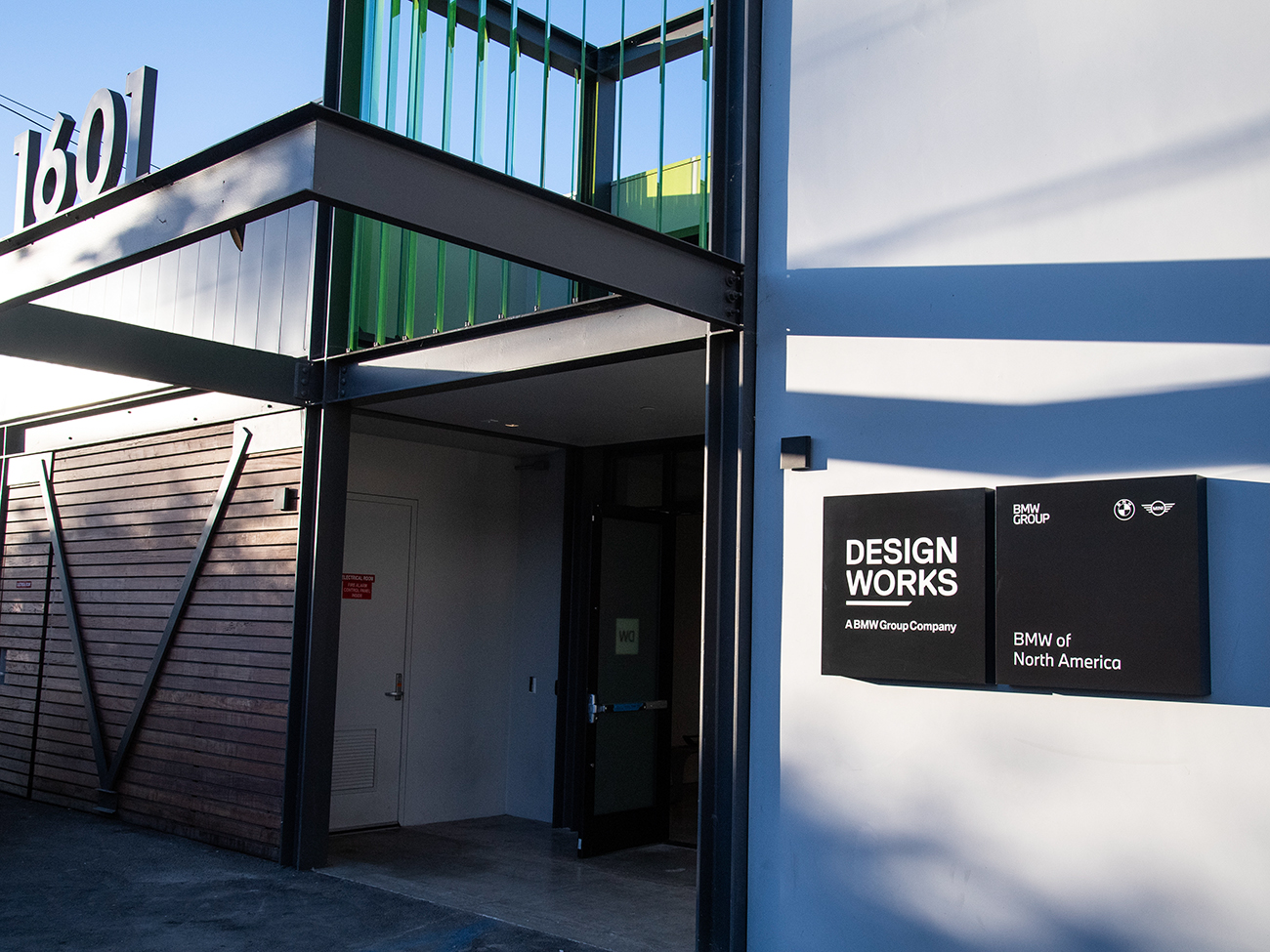 Outside image of the Designworks office in Santa Monica