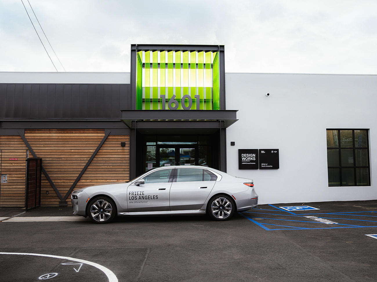 Outside image of the Designworks office in Santa Monica.